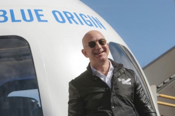 Jeff Bezos gave $200 million to Smithsonian National Air and Space Museum 