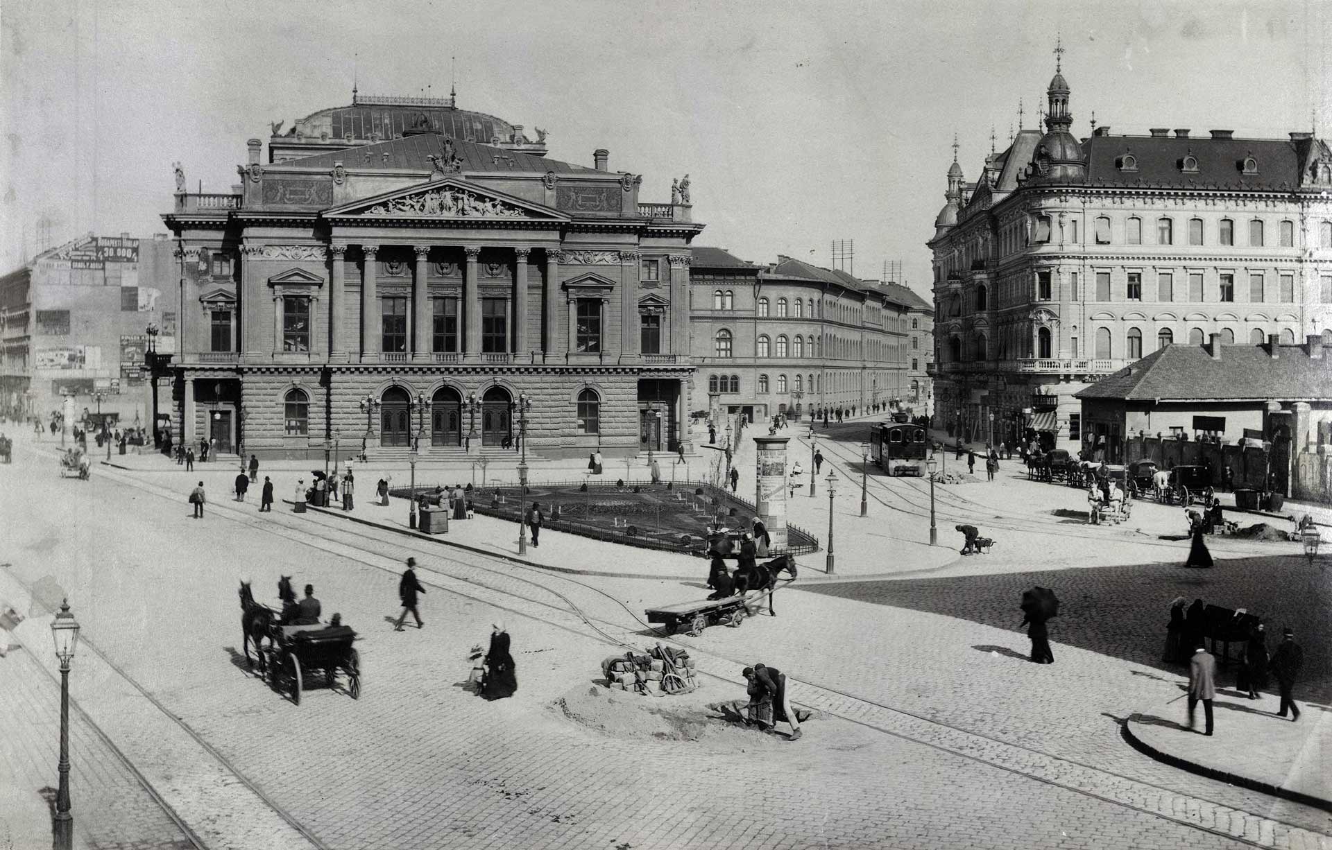 Blaha Lujza Square (then the junction of Népszínház Street and Rákóczi Street), the building of the Népszínház (the later National Theatre) around 1893. (source: Fortepan / Budapest City Archives)