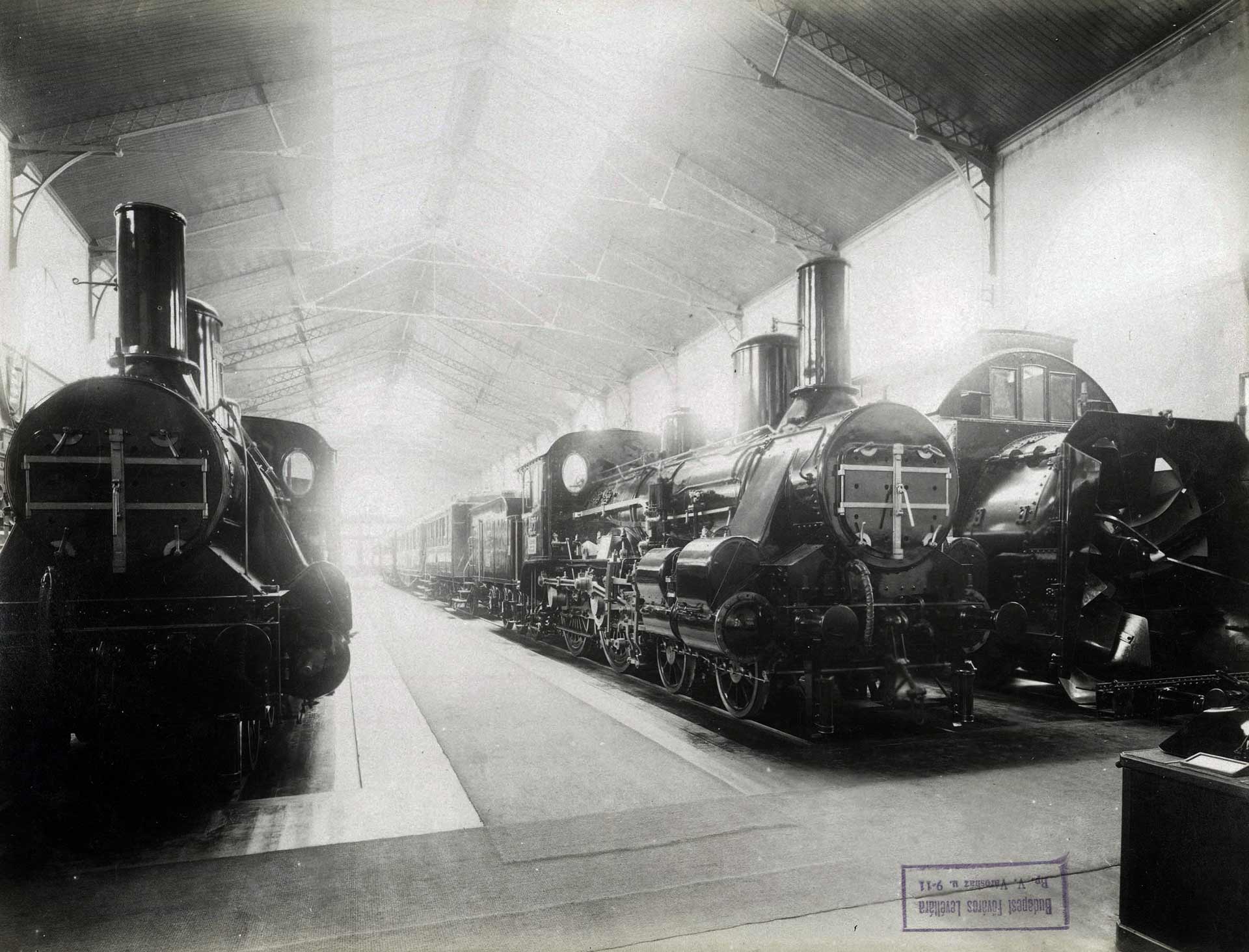 Millennium exhibition: Pavilion of Hungarian State Railways: locomotives (Industry Hall), 1896 (source: Fortepan / Budapest City Archives / Photos of György Klösz)